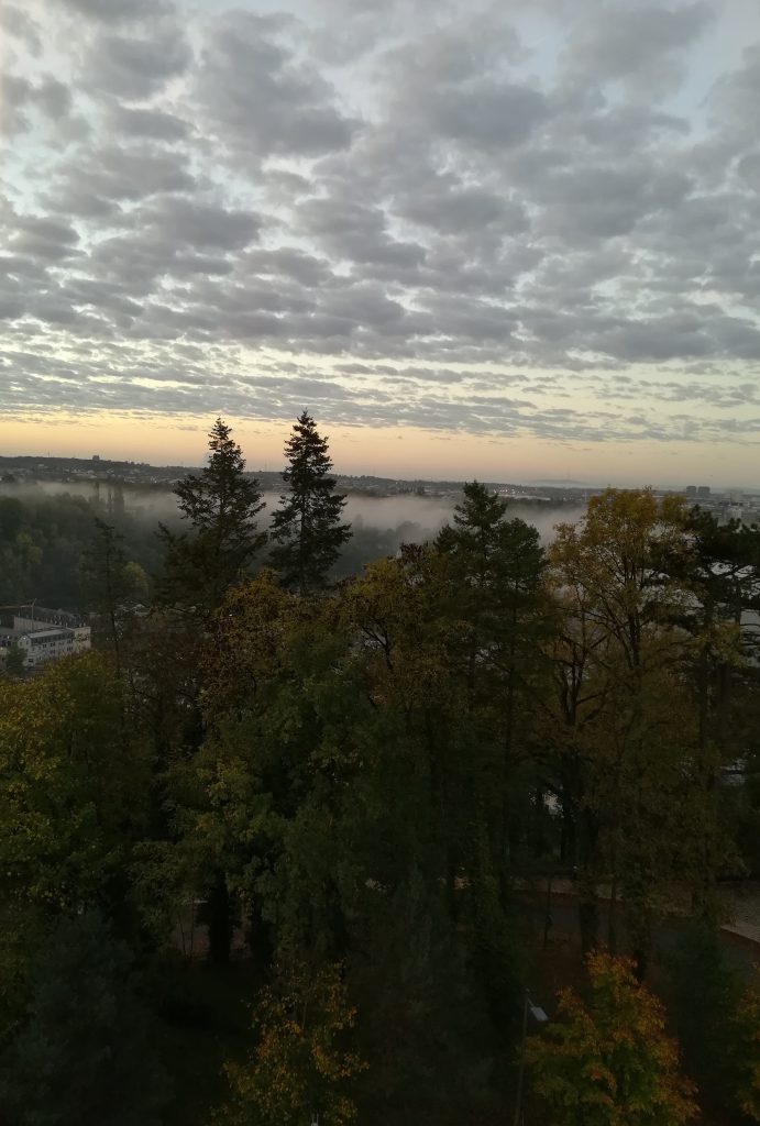 Skats uz snaudošo Luksemburgu agrā rīta stundā. Foto: Jana Dreimane