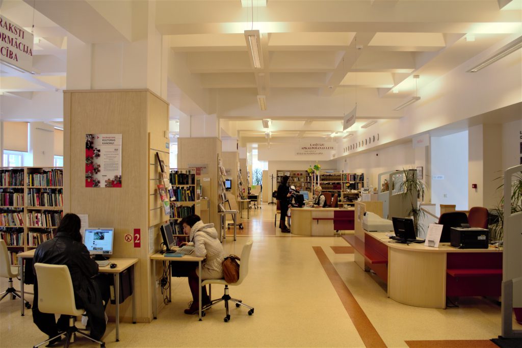 Latgales Centrālā bibliotēka Daugavpilī Vienības namā. Interjera un mēbeļu būvprojekts. Foto: Laimonis Šmits