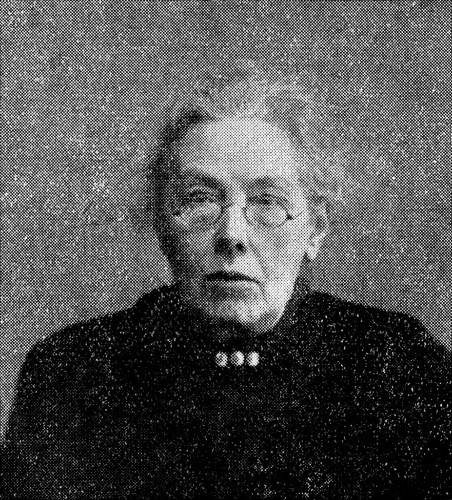 Elizabete Alunāne, dzimusi Jačuns (1855–1944). Heinriha Alunāna sieva. Pēc vīra nāves vadīja uzņēmumu. Foto no izdevuma: Latvju Grāmatnieks, nr. 3/4, 1944, 40. lpp.