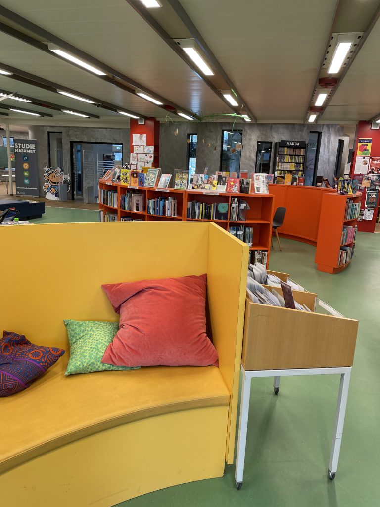 Vollsmose publiskā bibliotēka imigrantu uzturēšanās centrā