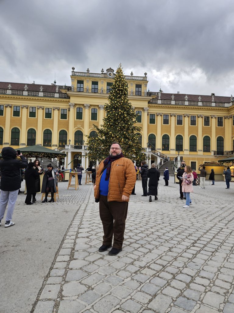 Ceļojumā uz Vīni 2024. gadā pie Šenbrūnas pils