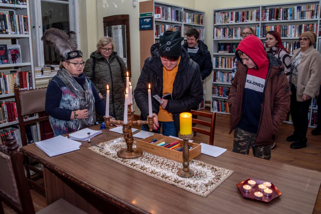 “Leģendu nakts 2023” aktivitātes Pelču pagasta bibliotēkā. Foto: Laura Vilerte