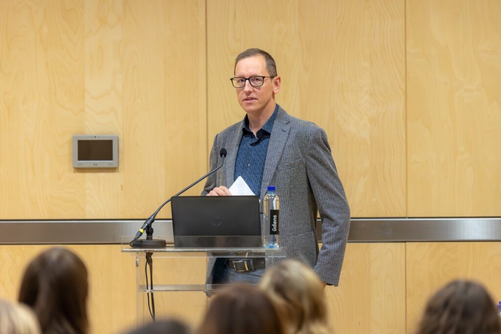 Referents Jānis Veckrācis