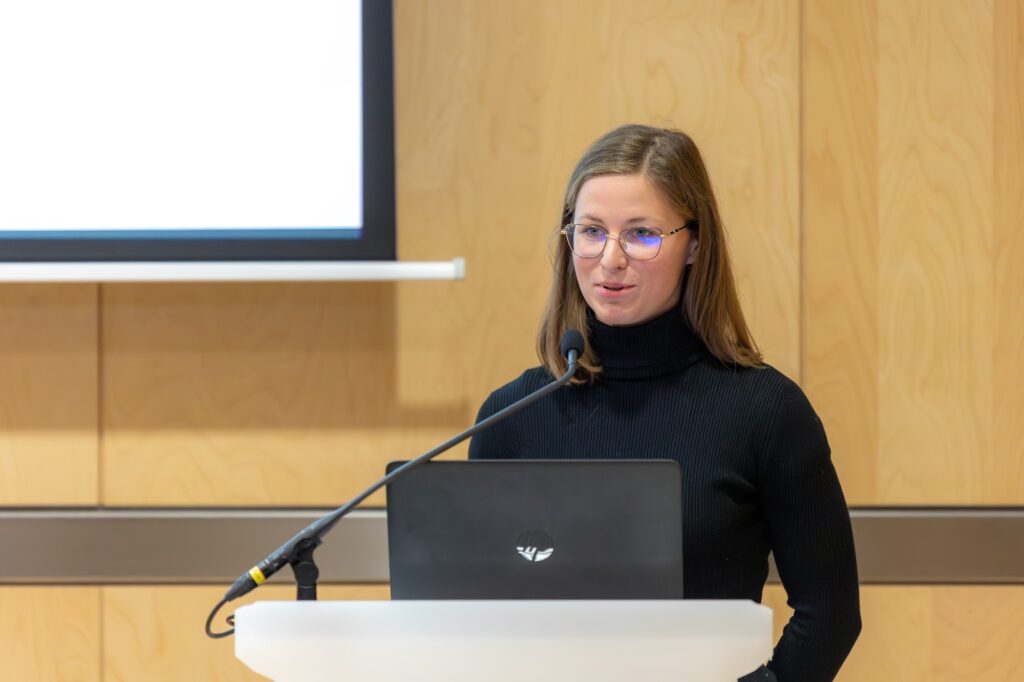 Referente Evelīna Ķiršakmene