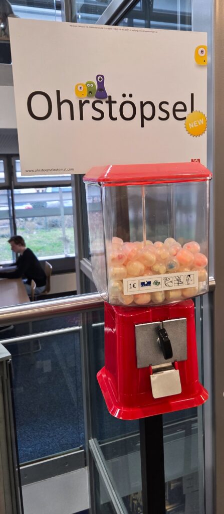 Ausu aizbāžņu dispensers.