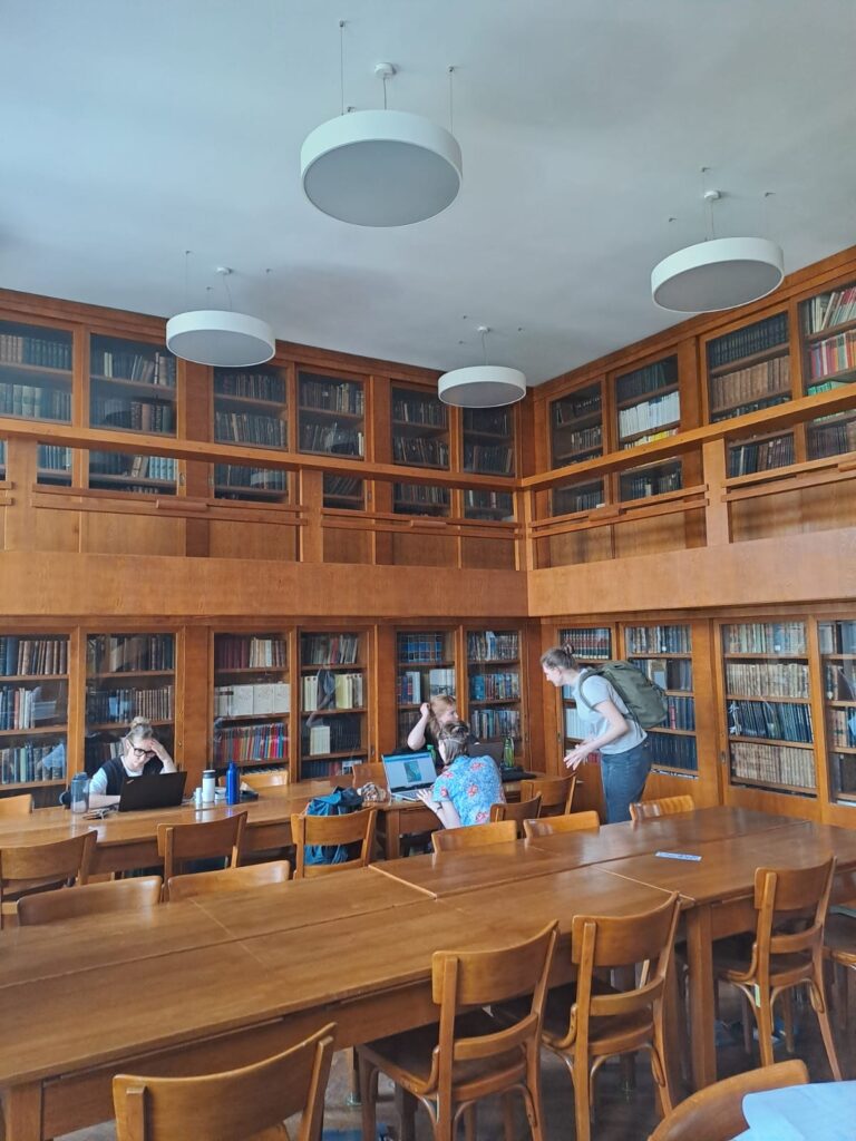 Bibliotēkas lasītava